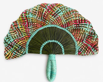 Handwoven Iraca Palm Fan,: Colombian Wedding Favor, Boho Wall Decor, Natural Straw , Tropical Bridal Shower Gift, Rustic Wall Hanging