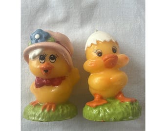 Świece figuralne w kształcie kurczaczka wielkanocnego w stylu vintage, para kapeluszy i jajek, wiosenna dekoracja z lat 70.