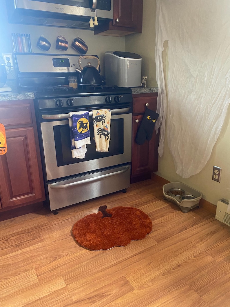 Hand-tufted Pumpkin Rug - Etsy