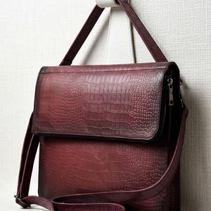 Laptoptasche aus Leder mit Krokodilprägung – 13" MacBook Air/Pro Hülle, schlanke Tablet-Hülle, elegantes Geschenk für Profis