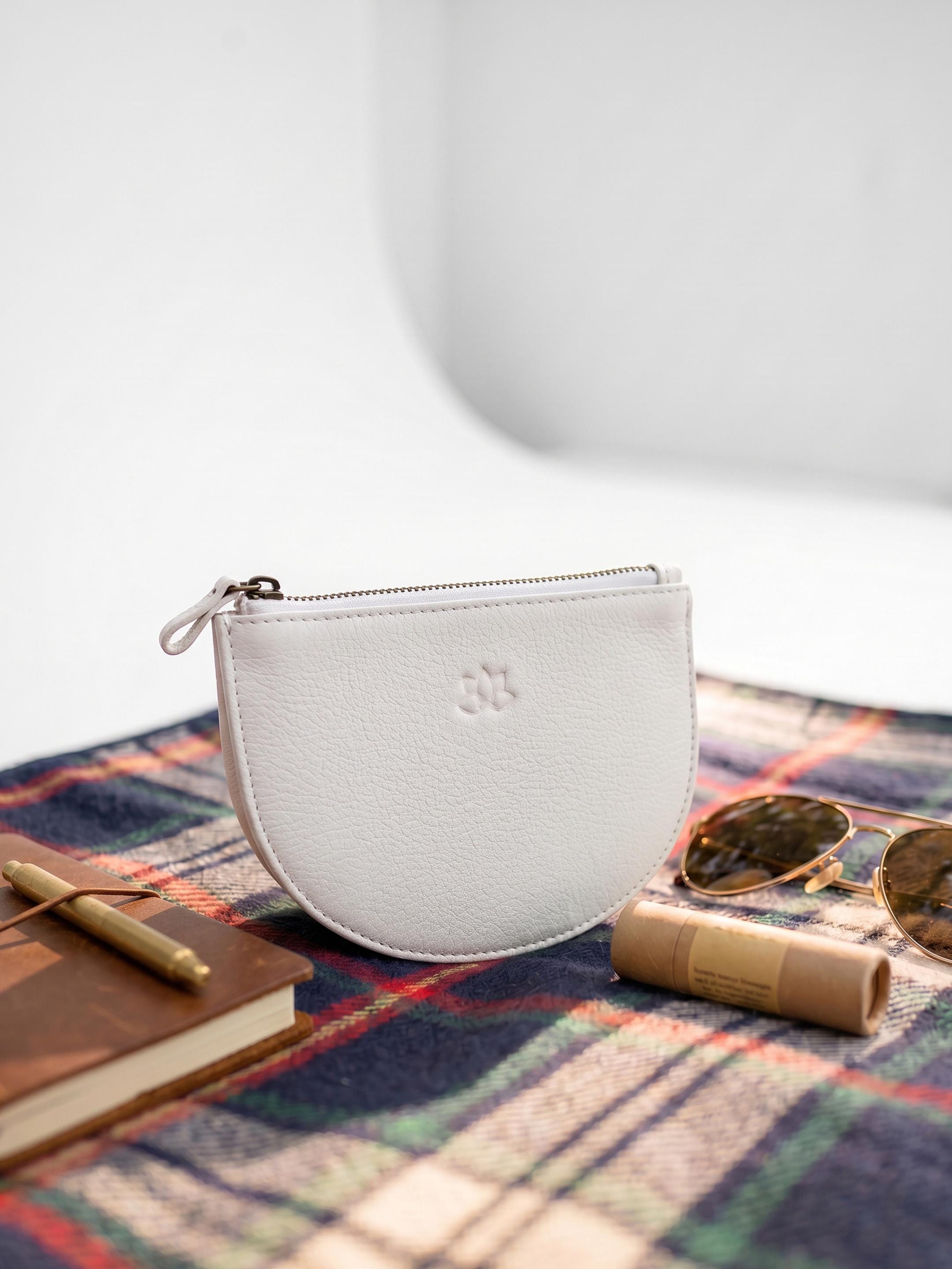 Small Zipper Pouch, Small Leather Purse, Handmade Leather Coin Pouch, Minimal Slim Wallet, Small Makeup or Travel Pouch White