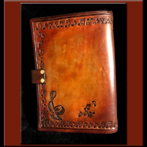 GUITAR COMPOSER'S EDGE Music Scoring Journal A Beautifully Hand Crafted Medium Size Leather Journal Perfect for Writing your Great Songs image 3