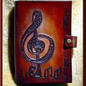 COMPOSER'S EDGE MUSIC Scoring Journal Design, Navy Blue • A Beautifully Hand Crafted Medium Size Leather Journal Perfect for Songs