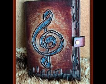 COMPOSER'S EDGE MUSIC Scoring Journal Design, Forest Green • A Beautifully Hand Crafted Medium Size Leather Journal Perfect for Song Scoring