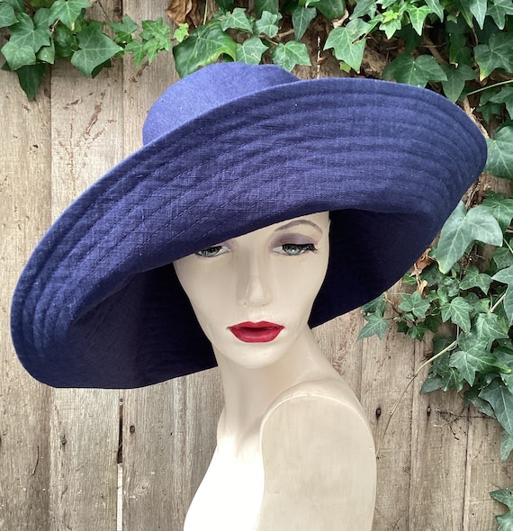 Navy wide brim hat 2025