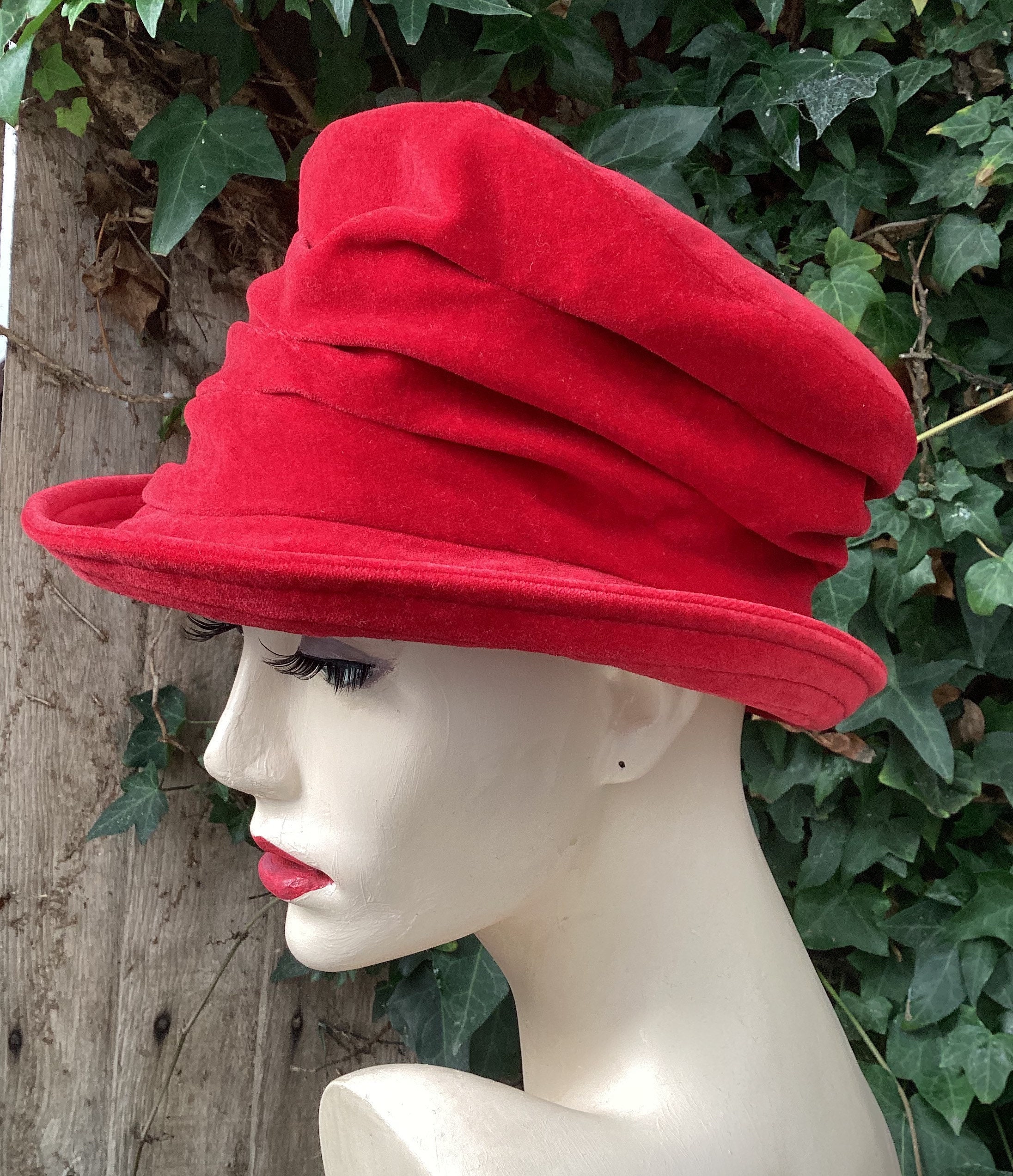 Red velvet top hat Clearance