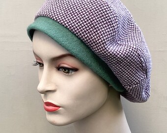 Pink wool beret with contrasting green band, recycled fabric