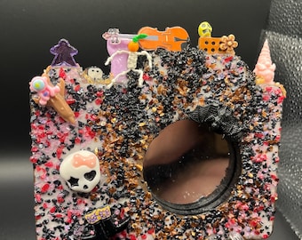 Glass Glitter & Figurines - Spooky Mirror