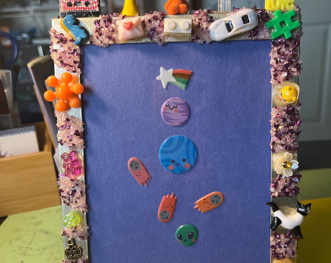 Figurines Picture Frame, 8x6, picture size 6.5 x 4.5.