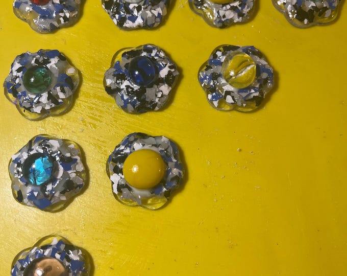 Magnet, glass beads and paint chips