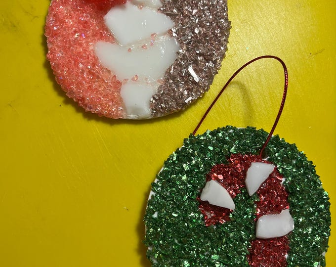 Decorative magnet/ornament/hanger.