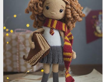 Handgemachte häkeln Magier Mädchen Puppe - Amigurumi Fantasy Plüschtier mit Schal, Sammlerstück