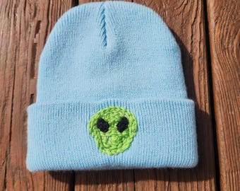 Gorro azul con extraterrestre verde para niños