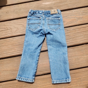 3T Hand Embroidered Smiley face Upcycled Wrangler Jeans bild 4