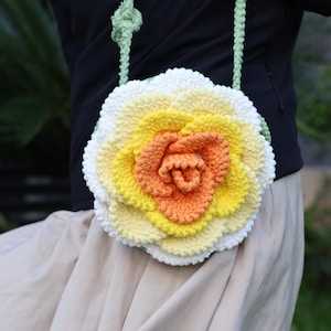 Modèle au crochet de sac à bandoulière fleuri, beau sac pour téléphone portable camélia, sac fourre-tout à motif floral, hobo, sac de plage, cadeau fait main