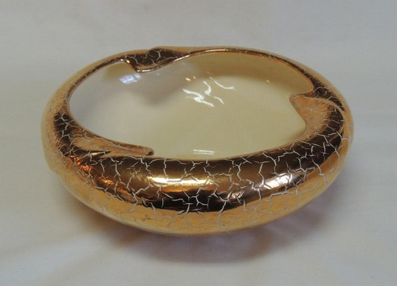 Vintage Mid Century Crackled Gold 9" Art Pottery Bowl.. Fosters California