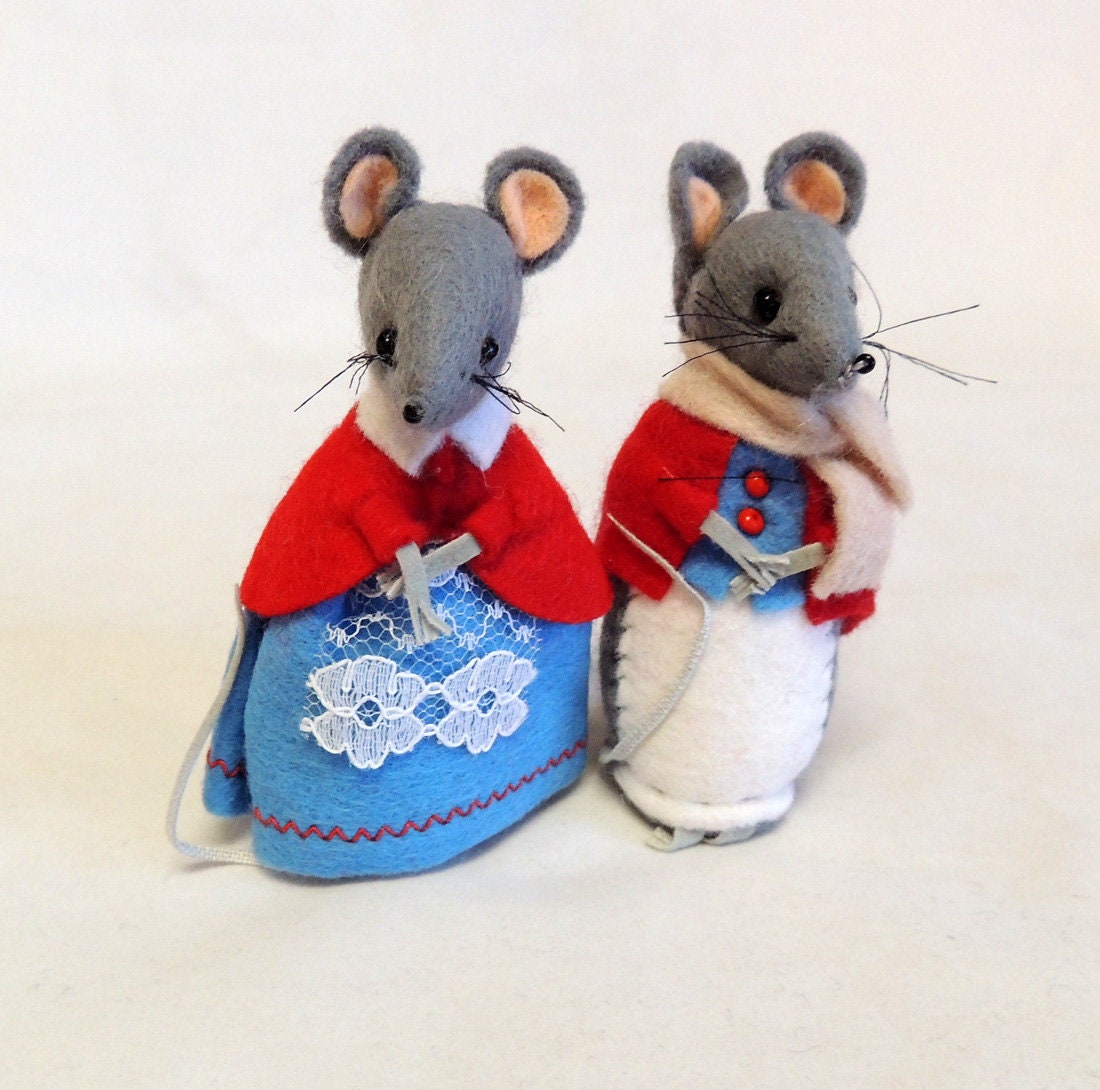 Pair of Handmade Felt Mice - Mr & Mrs Mouse - Home Farm Fowls