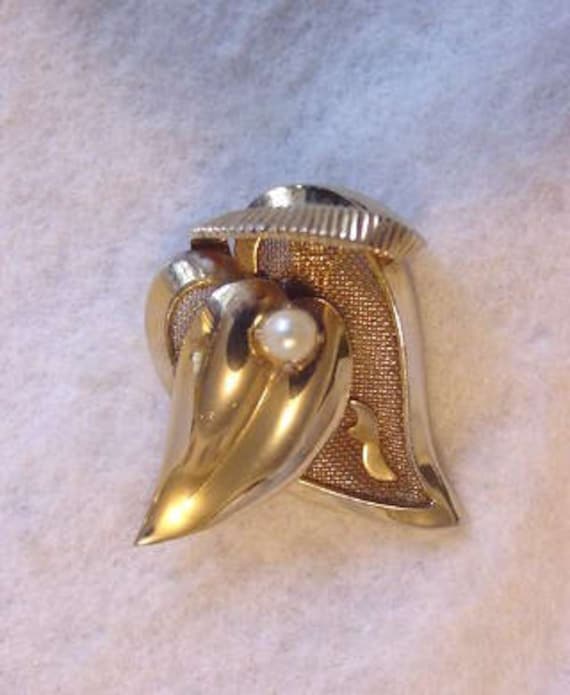 Vintage Unique Brooch Pin.. Heart, Mesh, Leaf & Pearl