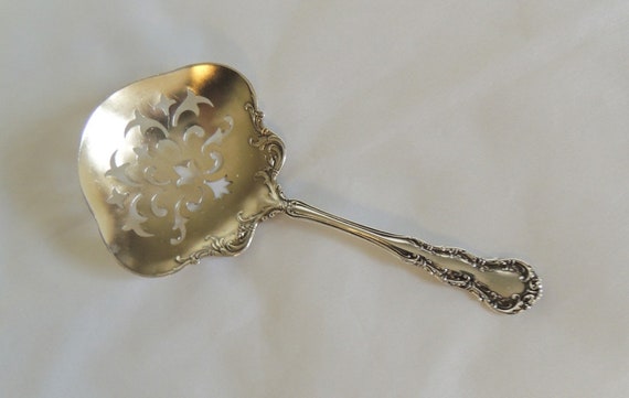 Wallace IRVING Sterling Silver 4.75" Bon Bon Candy Nut Spoon.. RW & S Pat 1899.. No Monogram