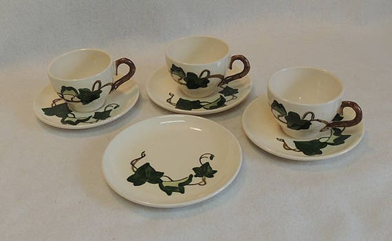 7 Pieces Vintage Metlox Poppytrail California Ivy Pottery.. 3 Cups & Saucers, 1 Plate