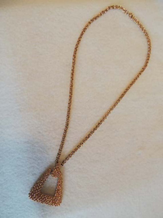 Vintage SARAH COVENTRY PENDANT Necklace.. Fun Shape & Texture