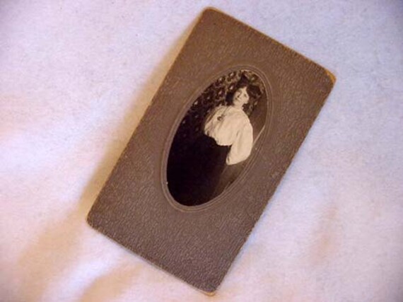 Cabinet Photo Of Young Woman Wearing Large Hair Bow & Locket