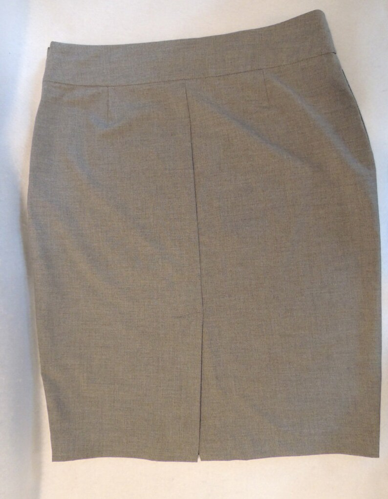 Grey PolyRayon Blend Old Navy Stretch Straight Pencil Skirt. Size 12.