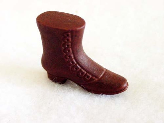 Vintage Miniature Victorian HIGH TOP SHOE.. Porcelian