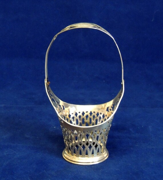 Vintage Sterling Silver Openwork 7" Basket.. 40 grams