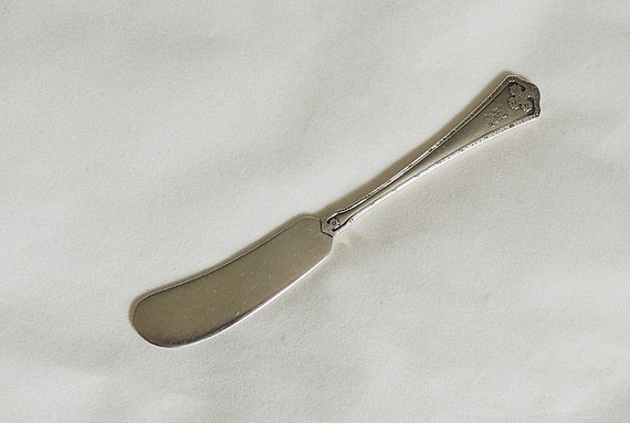 Wallace Sterling Silver Carmel 1912 Butter Spreader.. Mono R.. Arts & Crafts