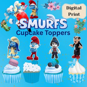 Könnte beinhalten: Digitaldruck mit Smurf-Cupcake-Toppern. Das Bild zeigt verschiedene Schlümpfe-Charaktere und Cupcakes mit verschiedenen Belägen. Der Text "Smurfs Cupcake Toppers" wird in großen, blauen Buchstaben angezeigt. Der Hintergrund ist hellblau.