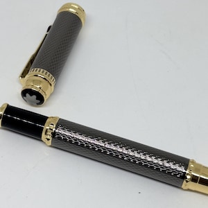 Pluma estilográfica Montblanc vintage con elegante estuche de regalo y envío gratuito.