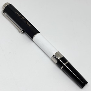 Pluma estilográfica Montblanc vintage con elegante estuche de regalo y envío gratuito.