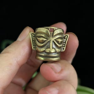 Exquisite tibetische handgemachte Messing Kupfer-Quadrat-Ring Alien Figur Statue Ring verstellbarer Ring handgemachter Punk antiker Ring Geschenk für Männer, Frauen