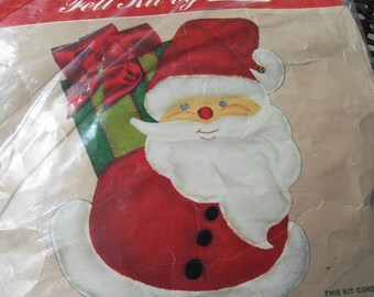 Holiday Decor Vintage 1977 Santa Door Greeter Kit, Christmas kit, door hanger