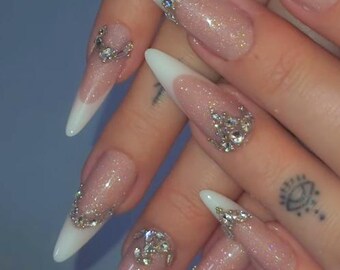 White Edges Press On Nails Rhinestone Clusters Glitter Base Fake Nails Crystal Bling Custom Reusable Glue On False Nails Art Glamour Designs