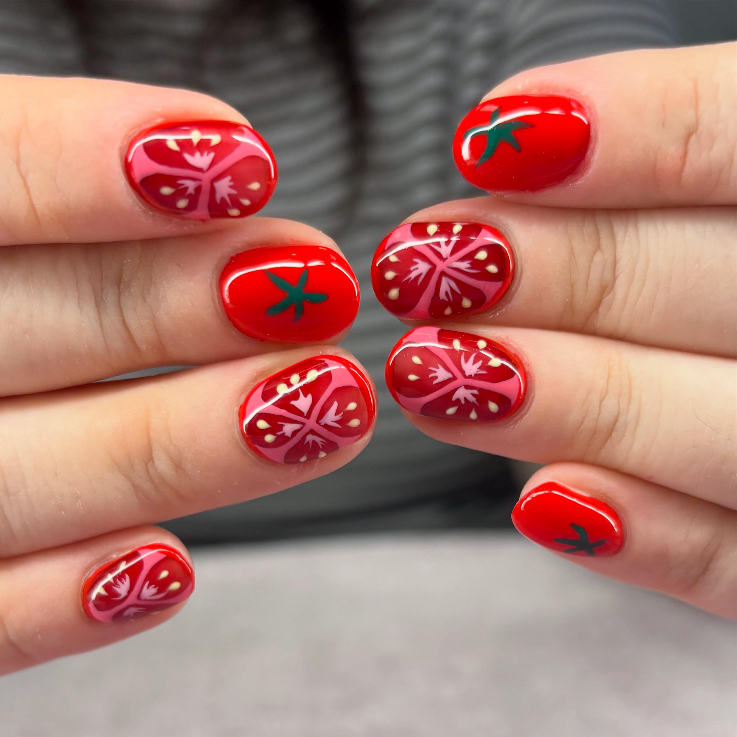 Hand Painted Tomato Press On Nails, Cute Summer Red Nails, Short Round Reusable Fake Nails, Foodie Nail Art, Reusable Summer Picnic Nails
