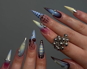 Uñas postizas estilo cyberpunk Y2K, uñas con estrellas cromadas 3D, uñas estilo grunge Harajuku, uñas con gotas de agua 3D, uñas con cerezas