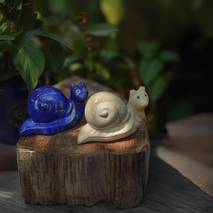 Ceramic Snail Ornament, Blue and Cream Snail Figurines, Whimsical Animal Decor for Indoor or Outdoor Display, Garden Cute Decor, Lovely gift