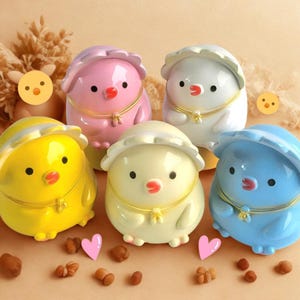 Gepersonaliseerde spaarpot kuiken – Handgemaakte keramische muntbank voor kinderen, aangepaste naamcadeau, pastel kinderkamerdecoratie, verjaardag of babyshowercadeau