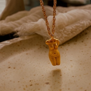 18K Gold Plated Venus Necklace | Woman Figure Pendant | Feminist Minimalist Jewelry Gift |Female Body  Necklace | Atistic Sculpture Necklace
