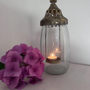 Extravagant tealight holder