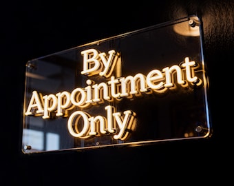 Letrero de neón personalizado "Solo con cita previa" – Letrero profesional para lectores en Mystic Store