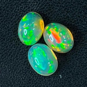 Natural Ethiopian Opal Cabochon, AA Grade Multi Fire Opal, Oval, 2.50ct. Size 6X8