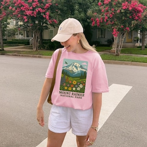 Mount Rainier National Park T-Shirt, Washington Mountain Shirt, Vintage Wildflower Graphic Tee, Retro Hiking Shirt, National Park Apparel