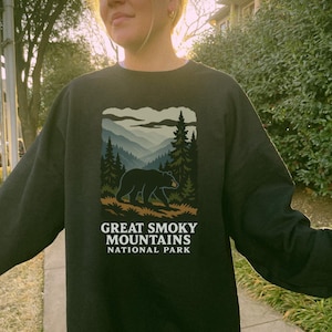 Great Smoky Mountains National Park Sweatshirt, Tennessee Crewneck, Vintage Mountain Pullover, Retro Hiking Sweater, National Park Apparel
