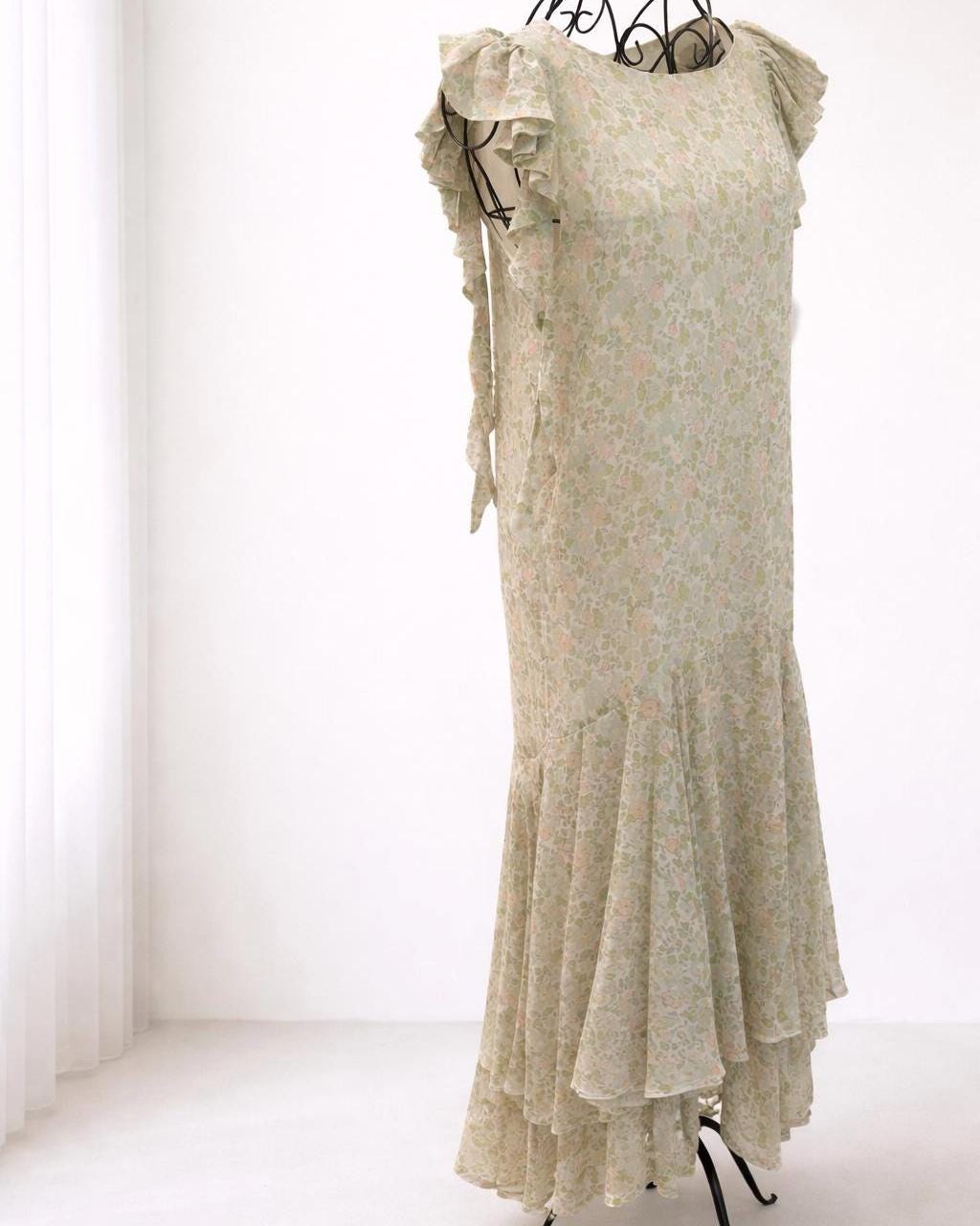 aliah puff chiffon wrap dress in ivory White Amira With Tie Neck Strings Abaya Size:20