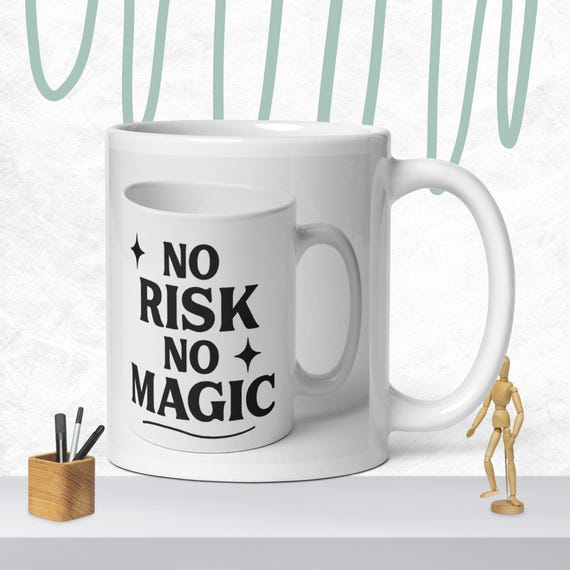 Weiße, glänzende Tasse