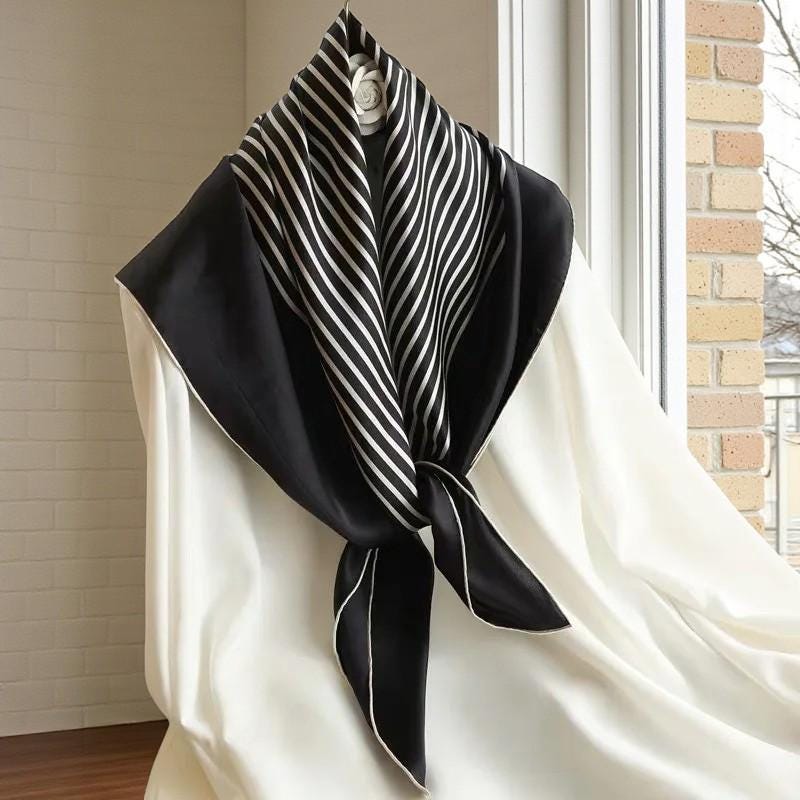 CARRÉ IN TWILL DI SETA - Nero / bianco/ Multicolore CARRÉ IN TWILL DI SETA - Nero / bianco/ Multicolore