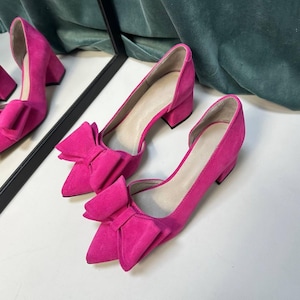 Chic pointed heels, pink block heels, pink women shoes, pointed toe shoes, elegant pumps, cute bow shoes, stylish bow pumps, party heels